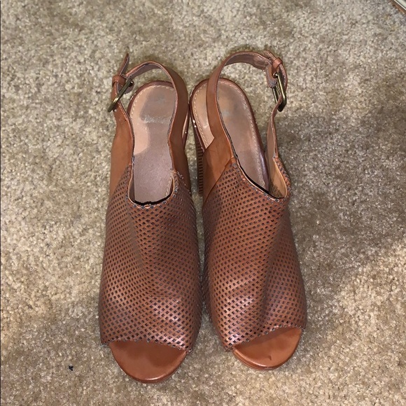 Booty Heels - Picture 2 of 6